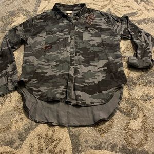 Camo Knox rose top